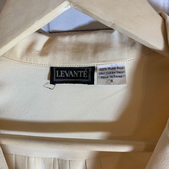 Levante Pale Yellow VTG Pleated Silk  Blouse Sz 4 - Picture 3 of 4